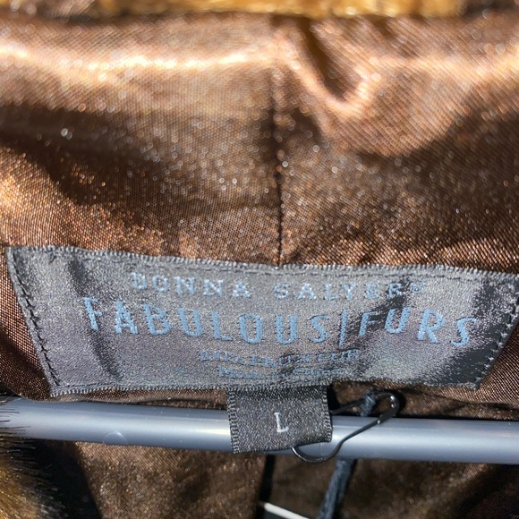 Gorgeous Faux Fur coat NWT - Picture 2 of 4